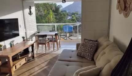 APARTAMENTO PRAIA DA ENSEADA com 2 dormitórios sendo 1 suíte,1 vaga de garagem,varanda gourmet com churrasqueira