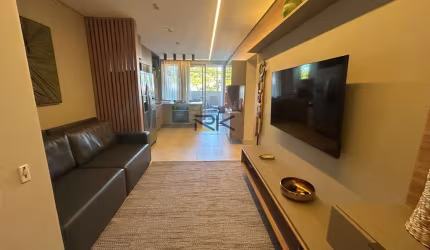 HOUSE À VENDA NA PRAIA GRANDE COM 2 DORMITÓRIOS SENDO 1 SUÍTE,SALA 2 AMBIENTES E VARANDA GOURMET