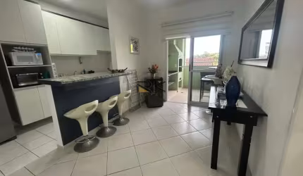 Apartamento à venda no bairro Barra da Lagoa com 2 dormitórios send o1 suíte,sala,cozinha e banheiro e varanda gourmet