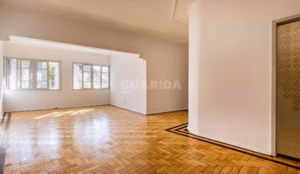 Apartamento de 3 dormitórios no bairro Petrópolis.