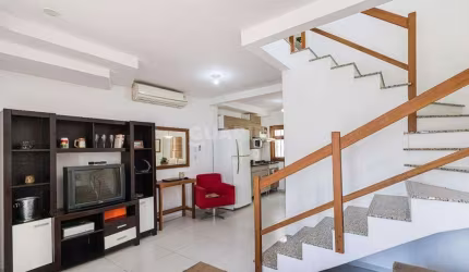 Casa residencial com 2 dormitórios, sendo 2 suíte, no estilo sobrado em condomínio particular