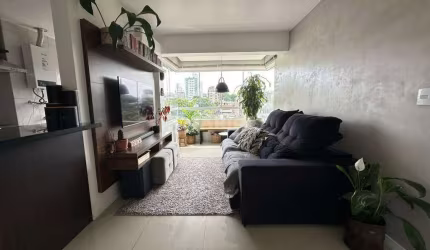 Apartamento com 2 dormitórios no bairro Santana