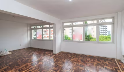 Apartamento com 3 dormitórios no bairro Centro Histórico