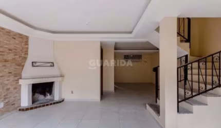 Casa Residencial com 3 dormitórios suítes, no bairro Tristeza