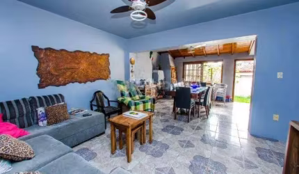 Casa Residencial com 4 dormitórios e 4 vagas de garagem, no bairro Jardim Europa