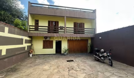 Casa residencial com 4 dormitórios no bairro Cristo Redentor.