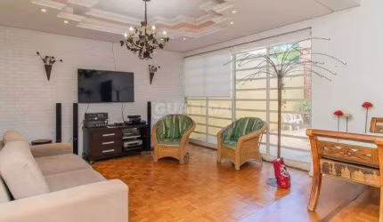 Casa Residencial de 234m², com 3 dormitórios, sendo 1 suíte no Bairro Três Figueiras