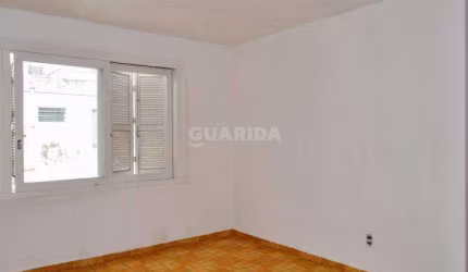 Apartamento com 2 dormitórios no bairro Azenha