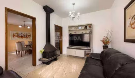 Casa Residencial com 4 dormitórios, sendo 1 suíte, no bairro Cavalhada