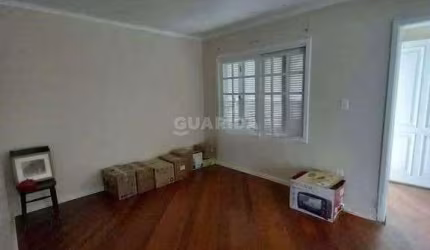 Casa Residencial com 4 dormitórios e 1 vaga de garagem no Bairro Jardim Itu Sabará