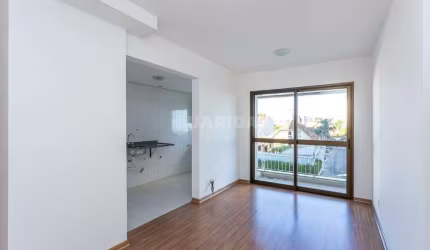 Apartamento com 2 dormitórios, sendo 1 suíte, no bairro Passo d`Areia