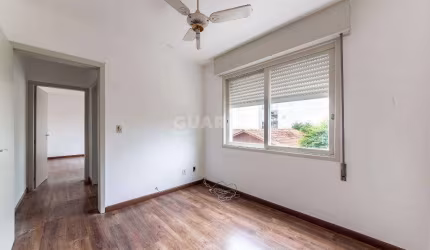 Apartamento com 1 dormitório e 2 vagas de garagem no bairro Petrópolis