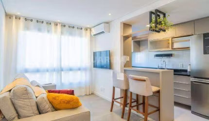 Apartamento com 2 dormitórios, sendo 1 suíte, mobiliado, e 1 vaga de garagem no bairro Santana