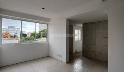 Apartamento com 3 dormitórios, sendo 1 suíte, e 2 vagas de garagem no bairro Partenon