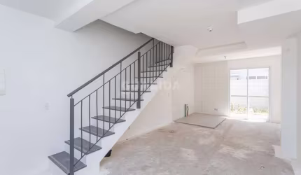 Casa em Condomínio com 2 dormitórios e 1 vaga de garagem no bairro Vila Nova