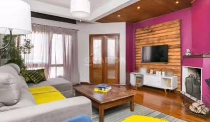 Casa mobiliada com 3 suítes, no bairro Espirito Santo