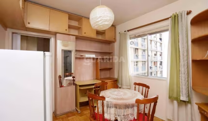 Apartamento mobiliado com 1 dormitório no bairro Centro Histórico