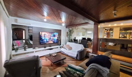 Casa mobiliada com 4 dormitórios, sendo 1 suíte, 5 vagas de garagem no bairro Jardim Itu Sabará