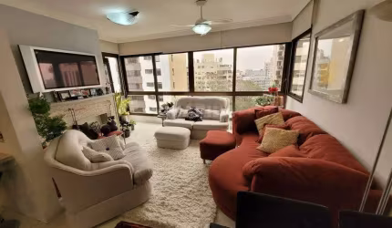 Apartamento com 2 dormitórios, sendo 2 suítes, e 2 vagas de garagem no bairro Auxliadora