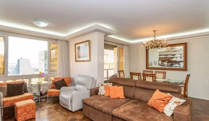 Apartamento mobiliado de 3 dormitórios no bairro Centro Histórico.