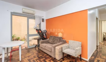 Apartamento mobiliado com 3 dormitórios e PÁTIO privativo no bairro Auxiliadora!