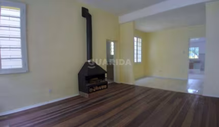 Casa comercial com 5 salas e 120m² no bairro Partenon