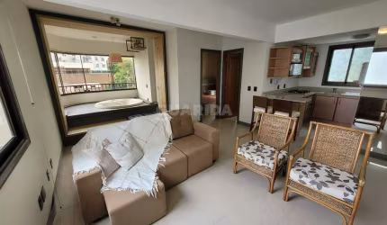 Apartamento mobiliado de 1 dormitório com jacuzzi, 1 vaga, no bairro Bela Vista.