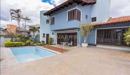 Casa ampla de 4 dormitórios, sendo 3 suíte, no bairro Chácara das Pedras.