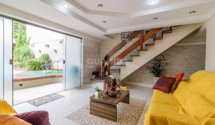 Casa Residencial com 5 dormitórios, sendo 3 suítes, para alugar no bairro Partenon