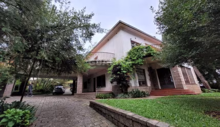 Casa comercial no bairro Tristeza.