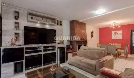 Casa residencial de 3 dormitórios, sendo 1 suíte e 3 vagas no bairro São Geraldo!