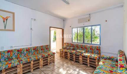 Casa Residencial/Sobrado com 4 dormitórios, 1 vaga de garagem no bairro Alto Petrópolis