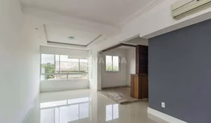Apartamento com 2 dormitórios, sendo uma suíte, e 1 vaga de garagem no bairro Cristal