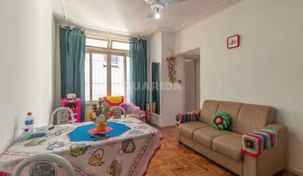 Apartamento mobiliado de 2 dormitórios no bairro Menino Deus