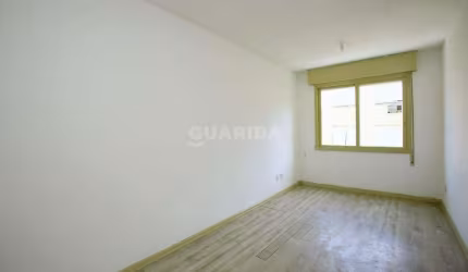 Apartamento com 1 dormitório para alugar no bairro Menino Deus, com VAGA COBERTA!