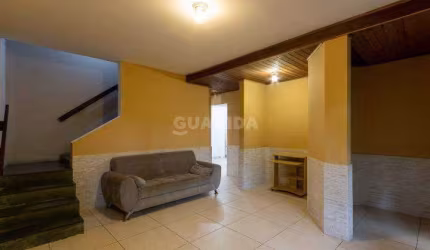 Casa residencial semi mobiliada de 3 dormitórios no bairro Tristeza!