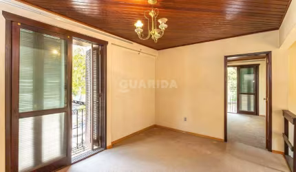 Casa de esquina mista, para uso comercial ou residencial com 4 dormitórios no Bela Vista