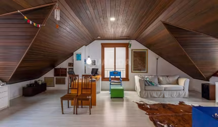Casa 3 dormitórios todos com suítes, em condomínio de alto padrão.