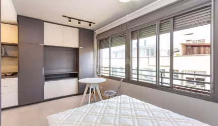 Apartamento mobiliado com 1 dormitório no bairro Cidade Baixa