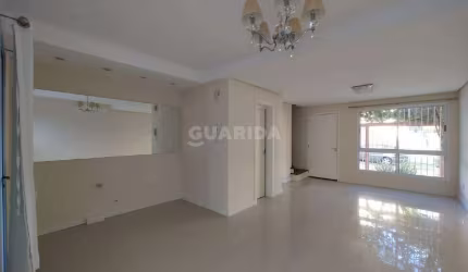 Ótima Casa Condomínio Partenon!