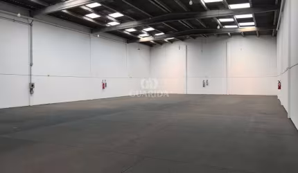 Depósito no bairro Sarandi com 850m².