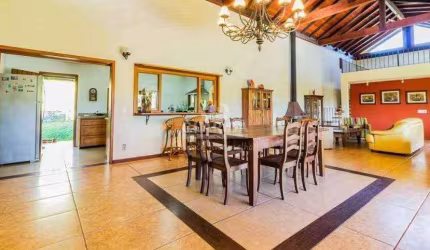 Casa em condomínio com 5 dormitórios no Bairro Vila Nova