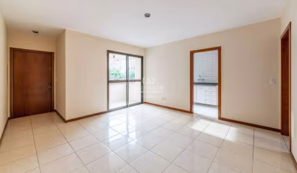 Apartamento de 2 dormitórios, sendo 1 suíte, no bairro Petrópolis