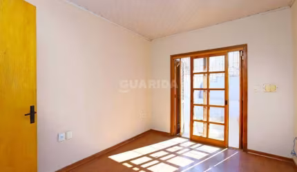 Casa residencial de 1 dormitório suíte no bairro Cidade Baixa!