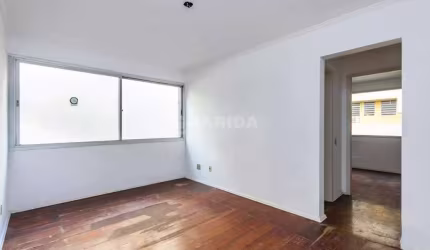 Apartamento com 1 dormitório no bairro Centro Histórico