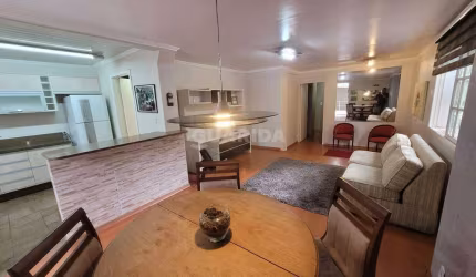 Casa Residencial/sobrado com 3 dormitórios, sendo 1 suíte, no bairro Petrópolis