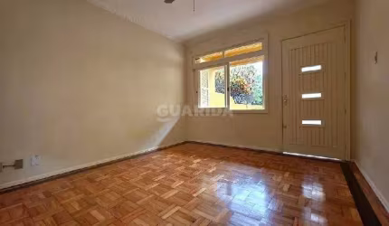 Casa Residencial com 3 dormitórios no bairro Teresópolis - Porto Alegre/RS