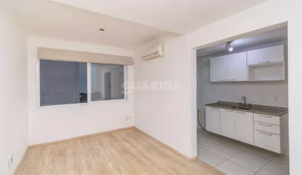 Apartamento com 1 dormitório e 1 vaga no bairro Floresta!