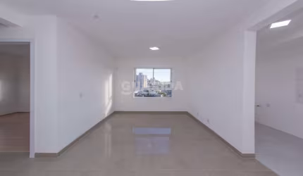 Apartamento com 2 dormitórios e 1 vaga de garagem no bairro Alto Petrópolis