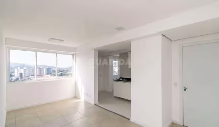 Apartamento com 3 dormitórios, sendo 1 suíte, e 2 vagas de garagem no bairro Partenon